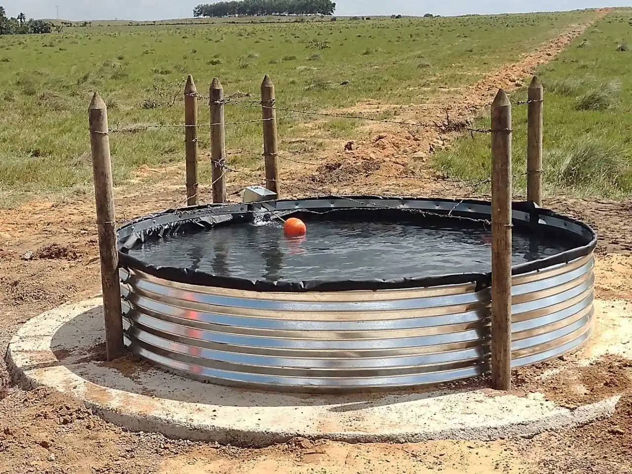 Durabebedero en Acero - 2.200 L